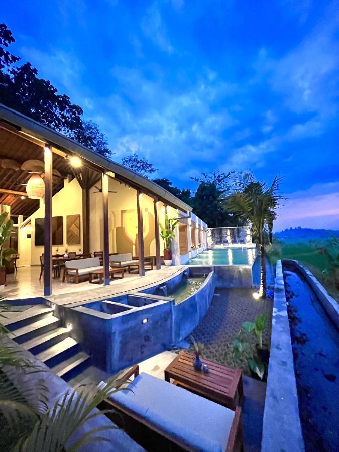 Boutique Villa Jogja Senang Putjung Exterior foto